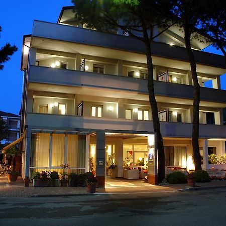 Hotel Eros Residence Червия Экстерьер фото